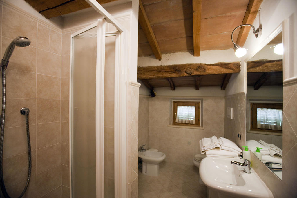 Agriturismo Podere Olivello In Val D'Orcia Montalcino Phòng bức ảnh